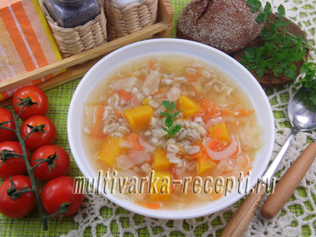 Капустный суп с перловкой и тыквой в мультиварке